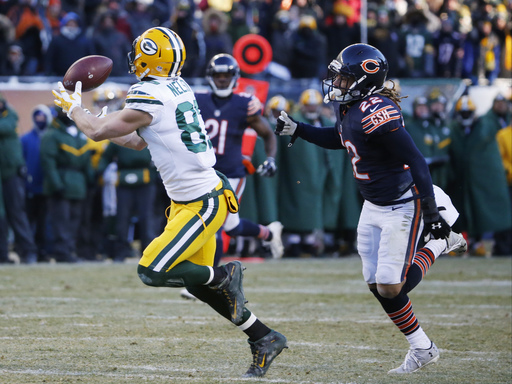 Jordy Nelson catches the gorgeous bomb thrown by Rodgers from 60 yards away. A perfect pass, still it had to be caught. Nelson and Adams had dropped two touchdowns and about 100 yards worth of perfect passes earlier in the game.