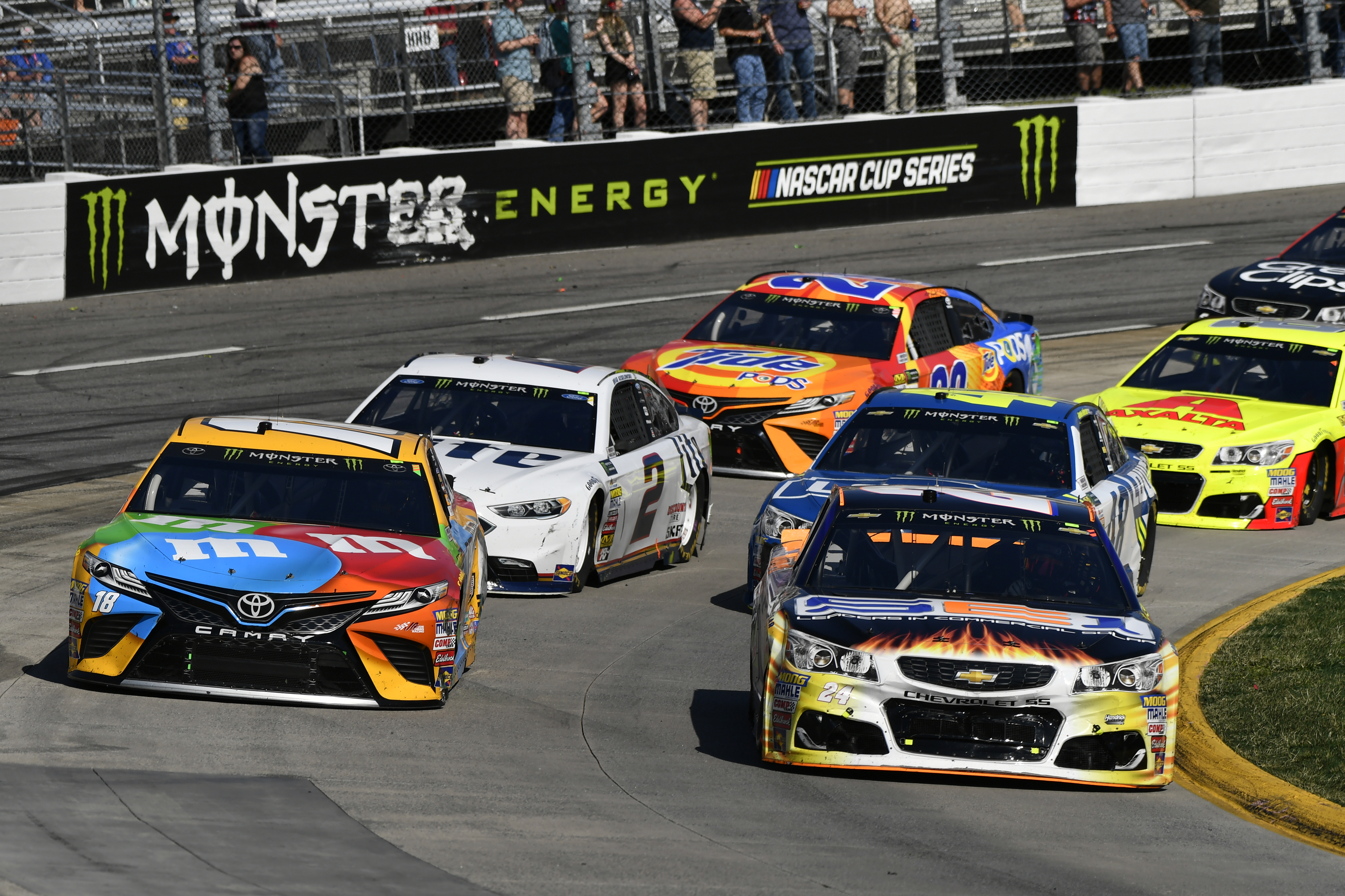 2017 Monster Energy NASCAR Cup Series
STP 500
Martinsville Speedway, Martinsville, VA USA
Sunday 2 April 2017
Kyle Busch, M&M's Toyota Camry, Chase Elliott
World Copyright: Scott R LePage/LAT Images
ref: Digital Image lepage-170402-mv-5272