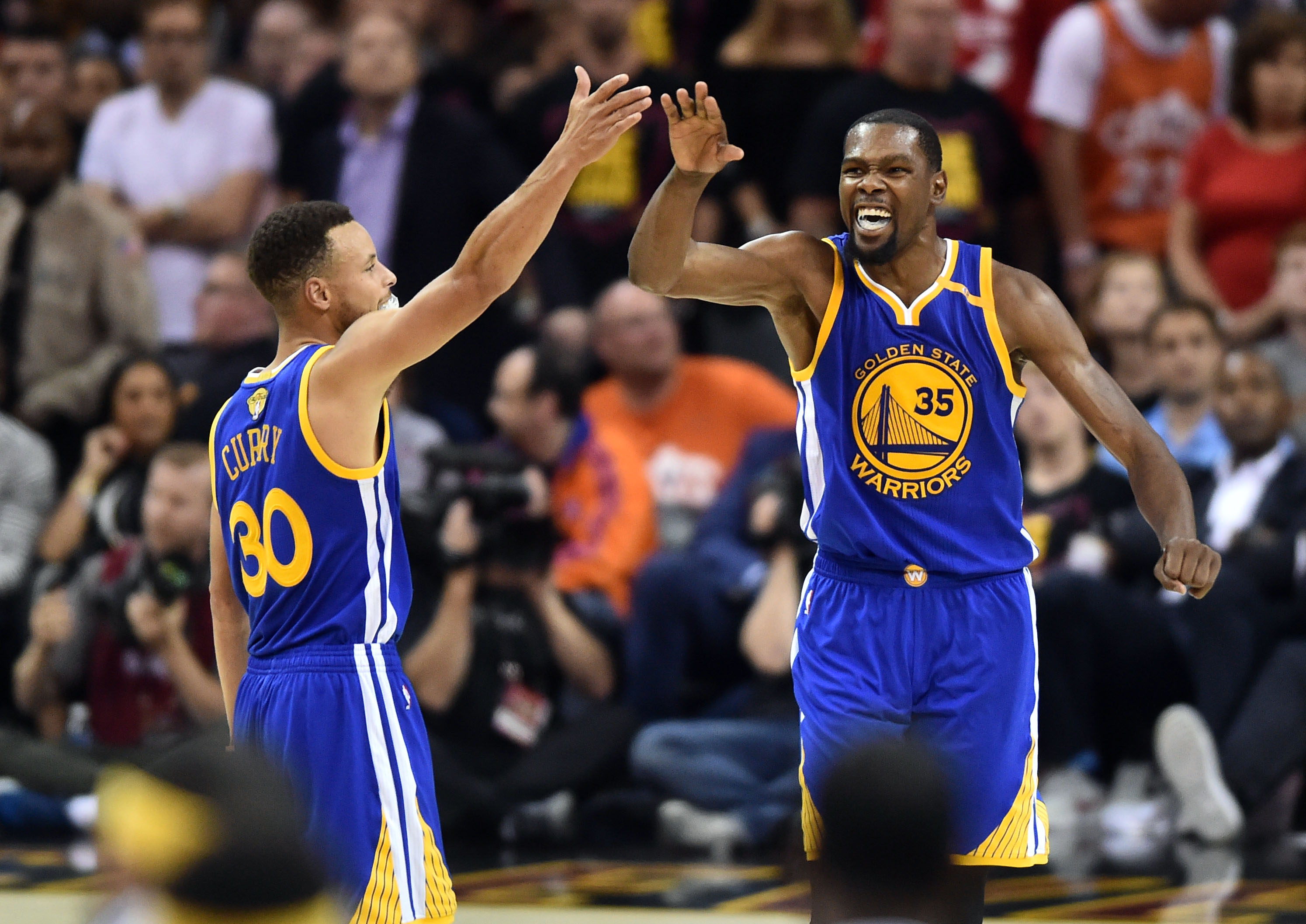 Golden State takes 3-0 lead with 118-113 win