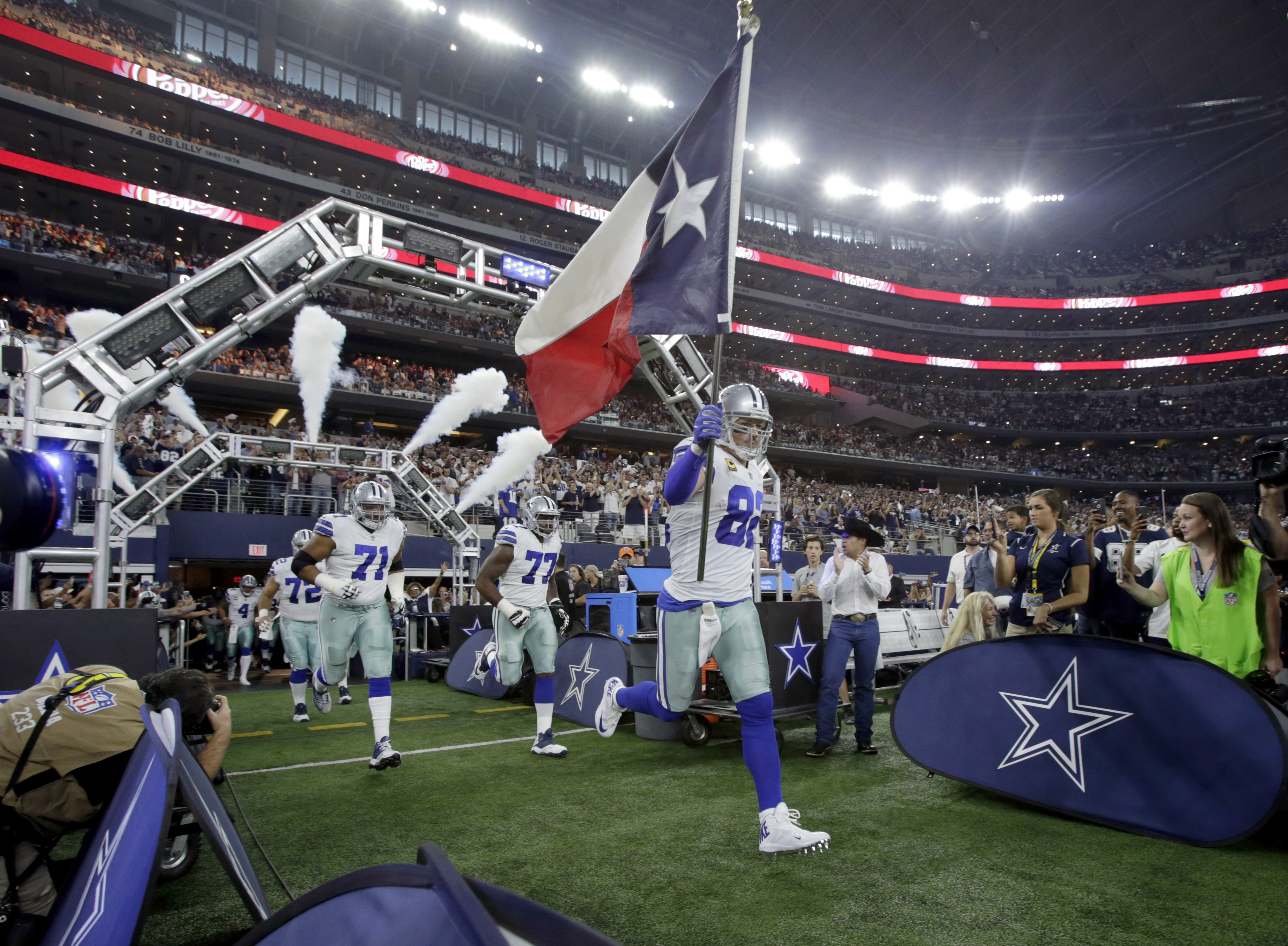 Record-setting Witten, Cowboys Top Giants 19-3 In Opener 