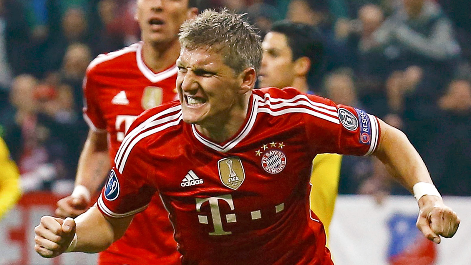 031114-SOCCER-Bayern-Munich-Schweinsteiger-HF-PI